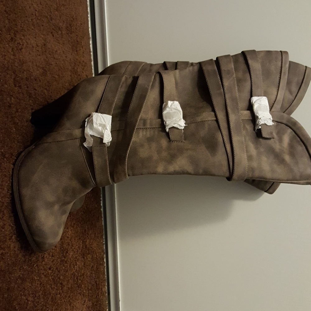High heel boots